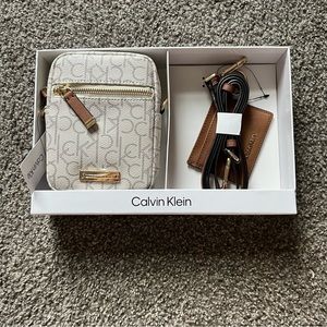 NWT Calvin Klein small crossbody purse